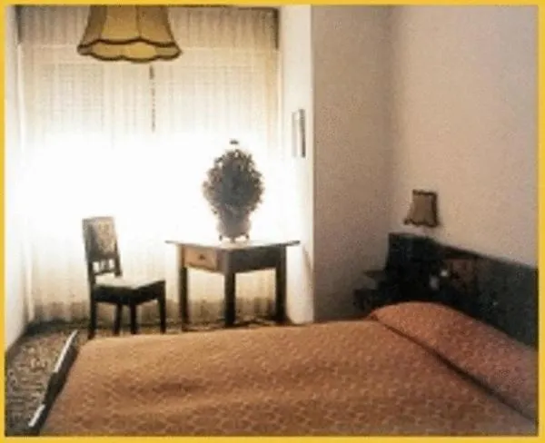 Albergo Aurora موينا فندق